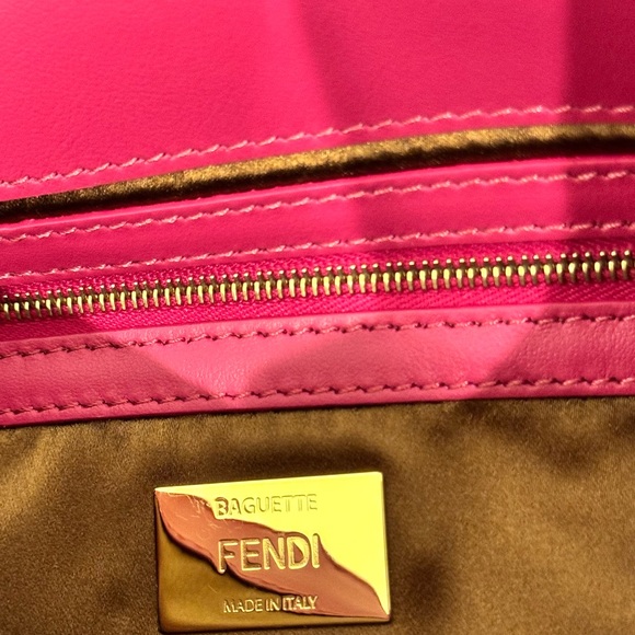 Fendi Fuchsia Pink Sequin Baguette Gold Hardware ‘Sex and the City’ New Rare - Picture 13 of 15